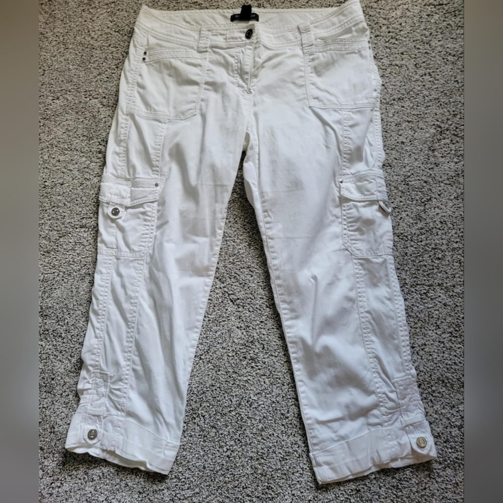 White House Black Market Crop Leg Pants
